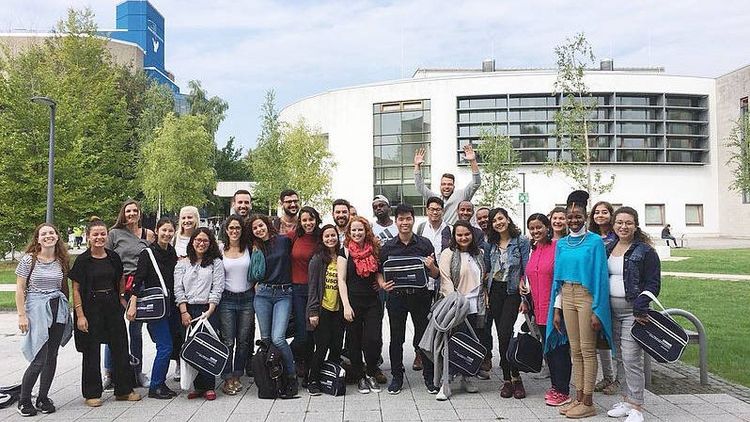 Gruppenbild EMMIR-Studierende des Jahrgangs 2019